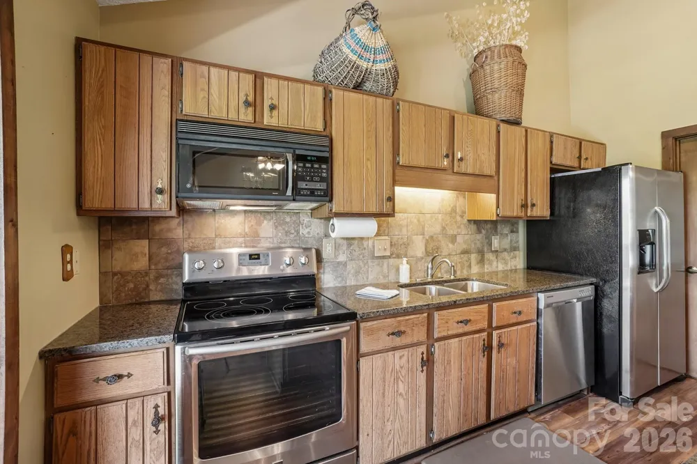 302 Eagles Nest Court S Mars Hill, NC 28754