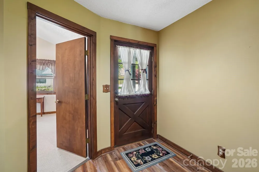302 Eagles Nest Court S Mars Hill, NC 28754