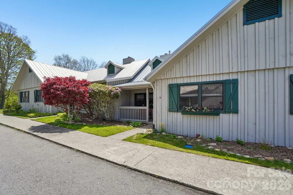 302 Eagles Nest Court S Mars Hill, NC 28754
