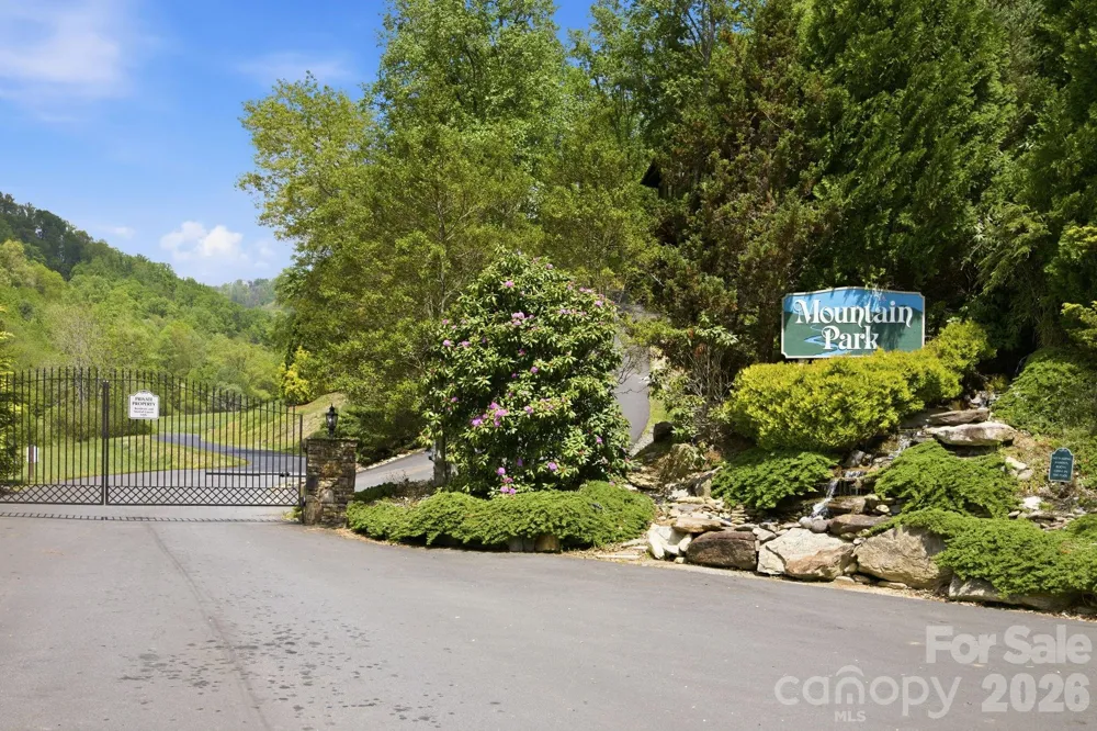 122 Running Deer Lane Mars Hill, NC 28754