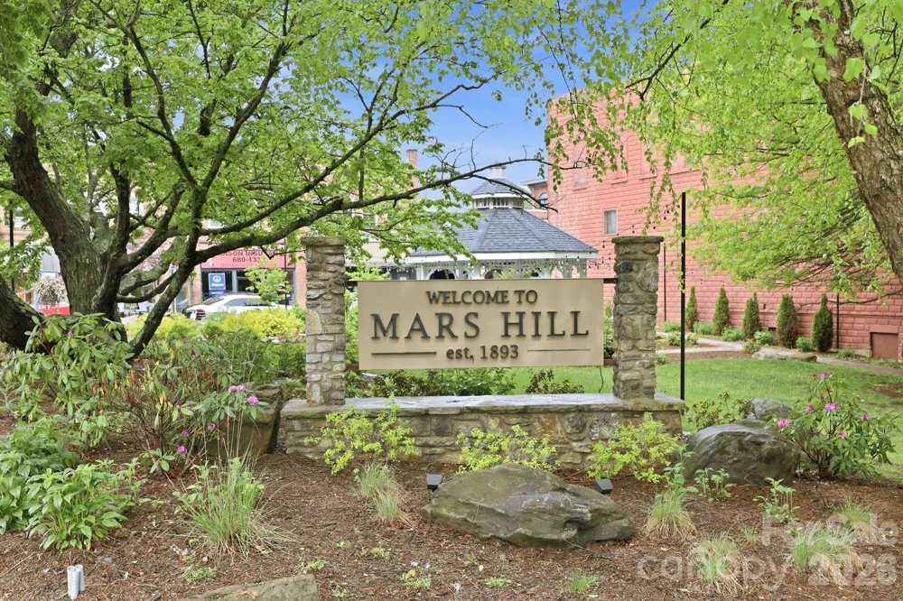 122 Running Deer Lane Mars Hill, NC 28754