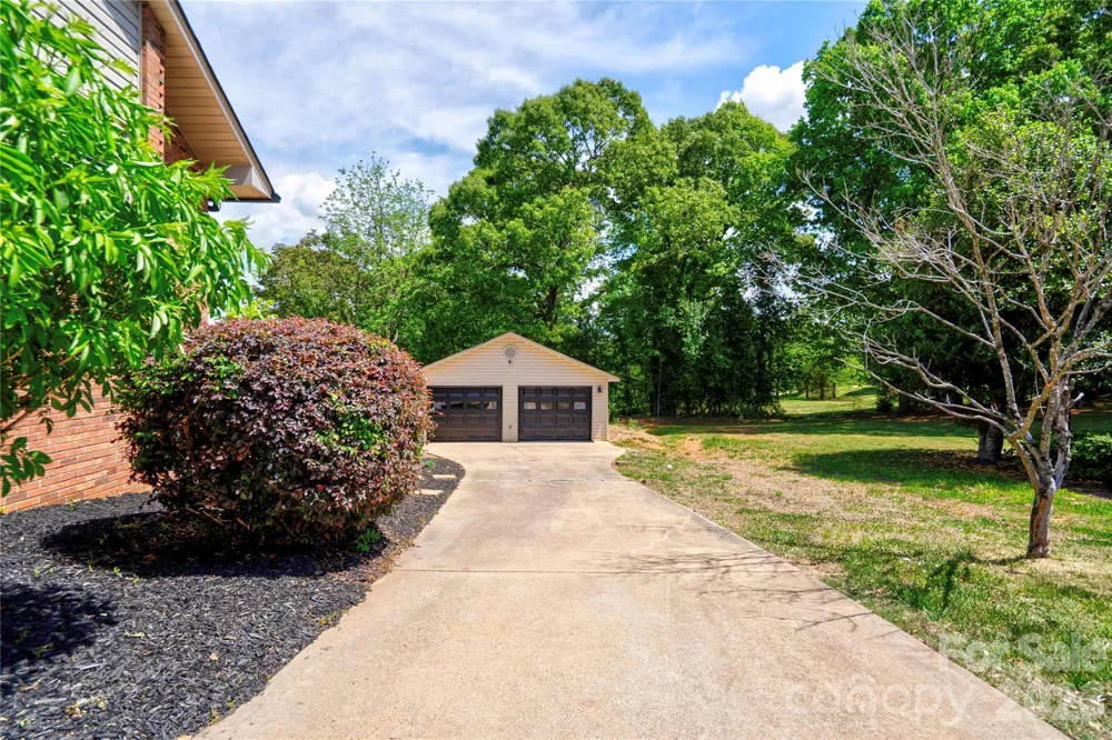 176 Knollwood Drive Forest City, NC 28043