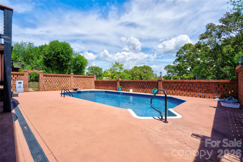 176 Knollwood Drive Forest City, NC 28043