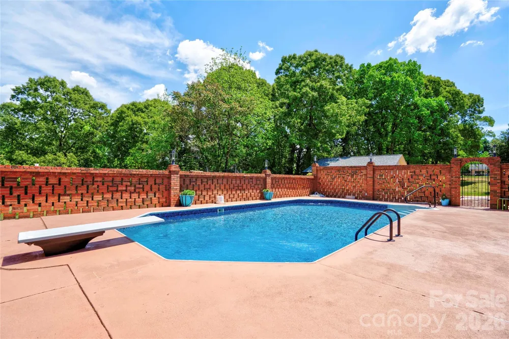 176 Knollwood Drive Forest City, NC 28043