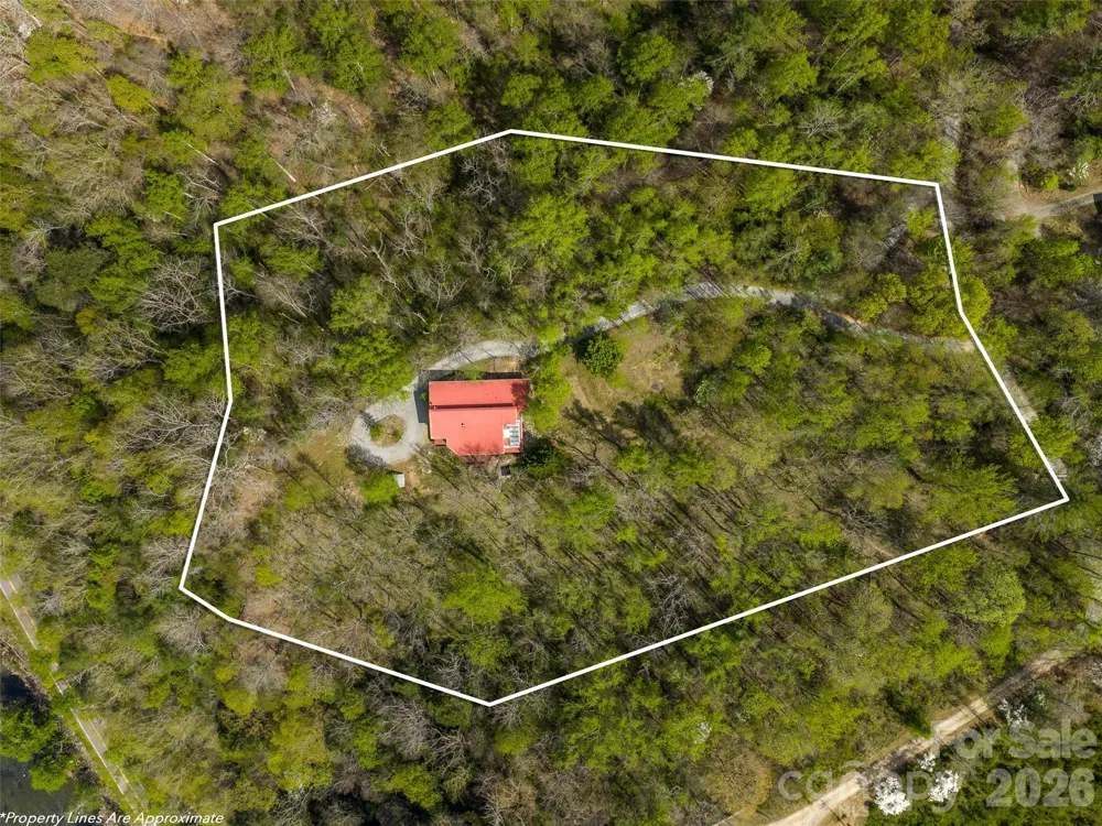 76 Raven Rock Lane Marshall, NC 28753