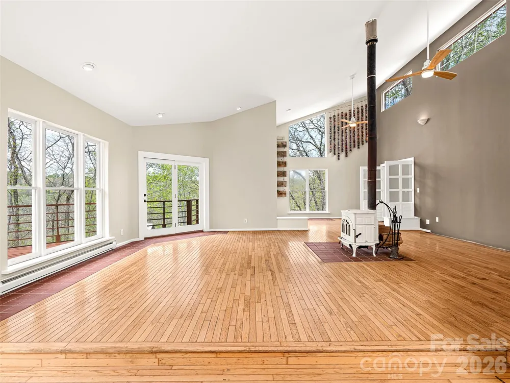 76 Raven Rock Lane Marshall, NC 28753