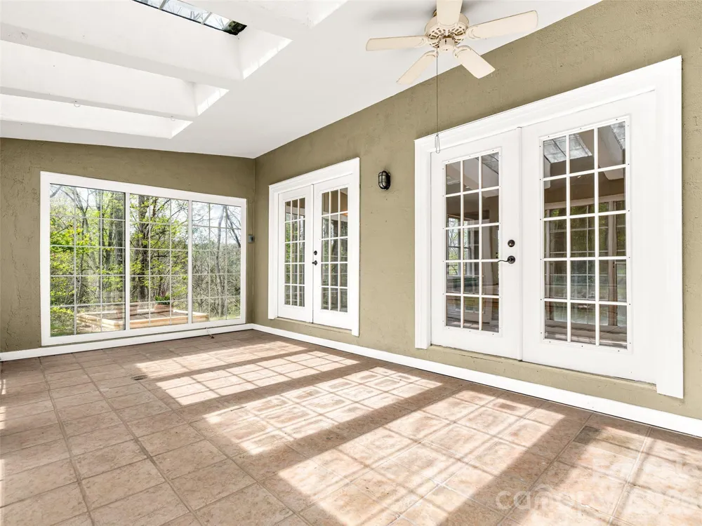 76 Raven Rock Lane Marshall, NC 28753
