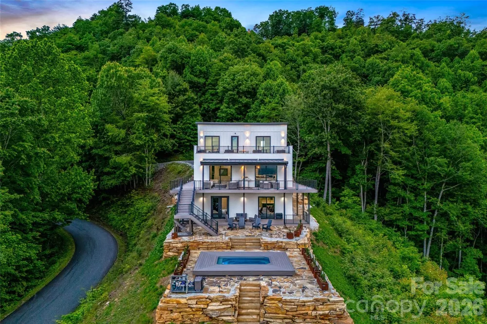840 Fontana Trace Drive Almond, NC 28702