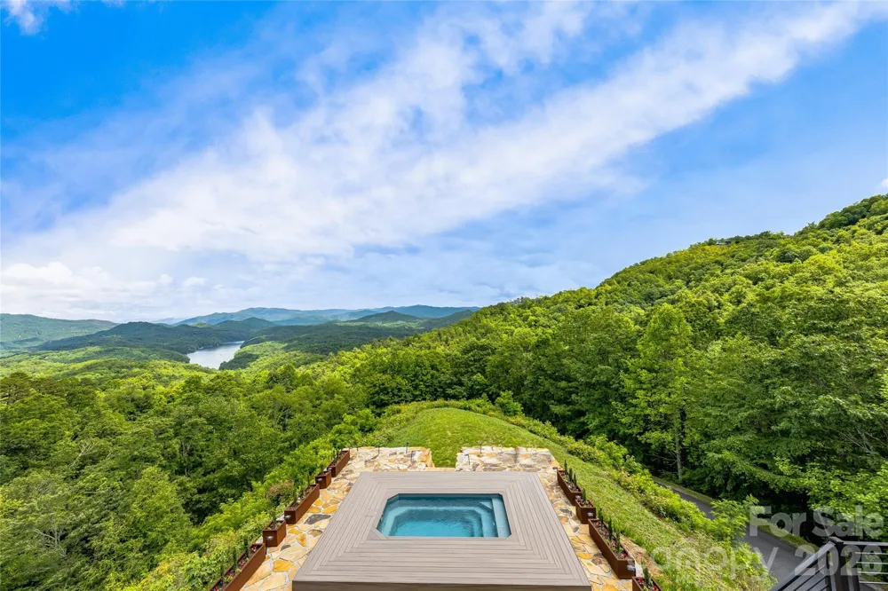 840 Fontana Trace Drive Almond, NC 28702