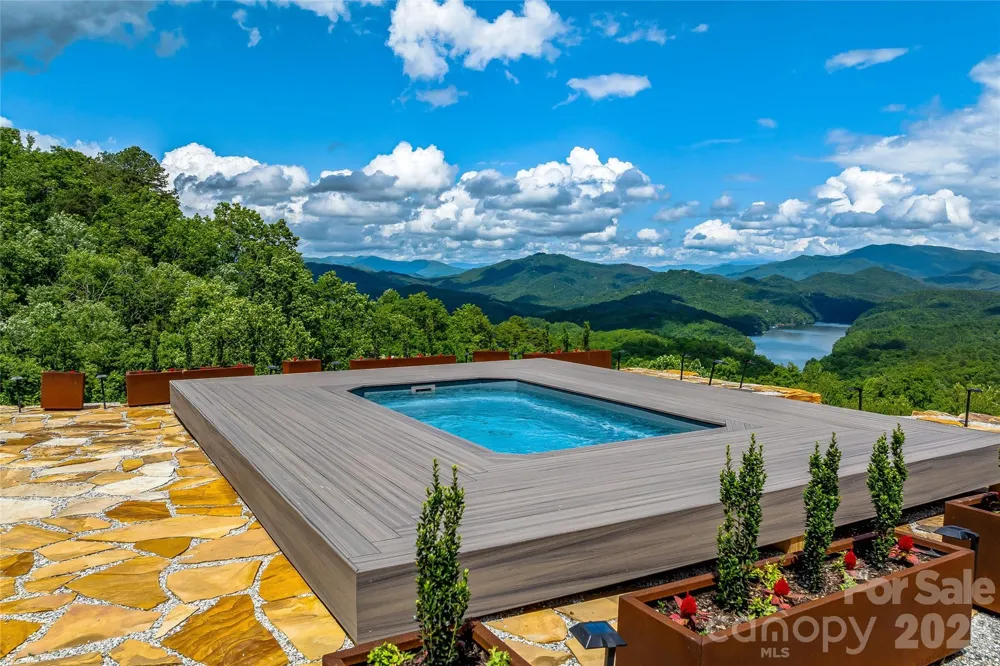 840 Fontana Trace Drive Almond, NC 28702
