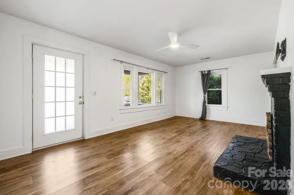1148 Charlotte Highway Fairview, NC 28730