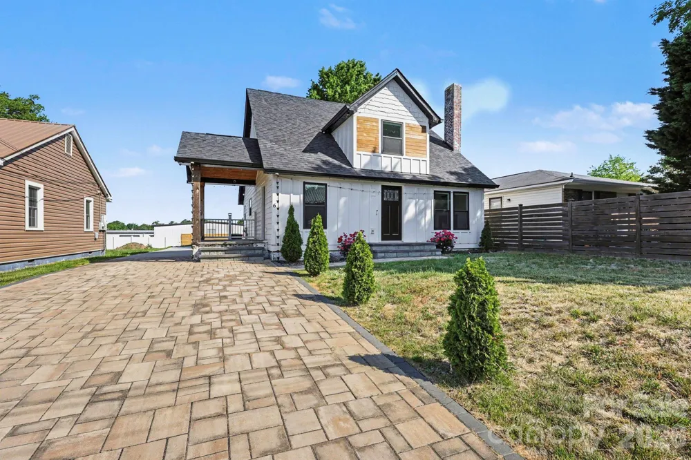 6 E Sunrise Avenue Thomasville, NC 27360