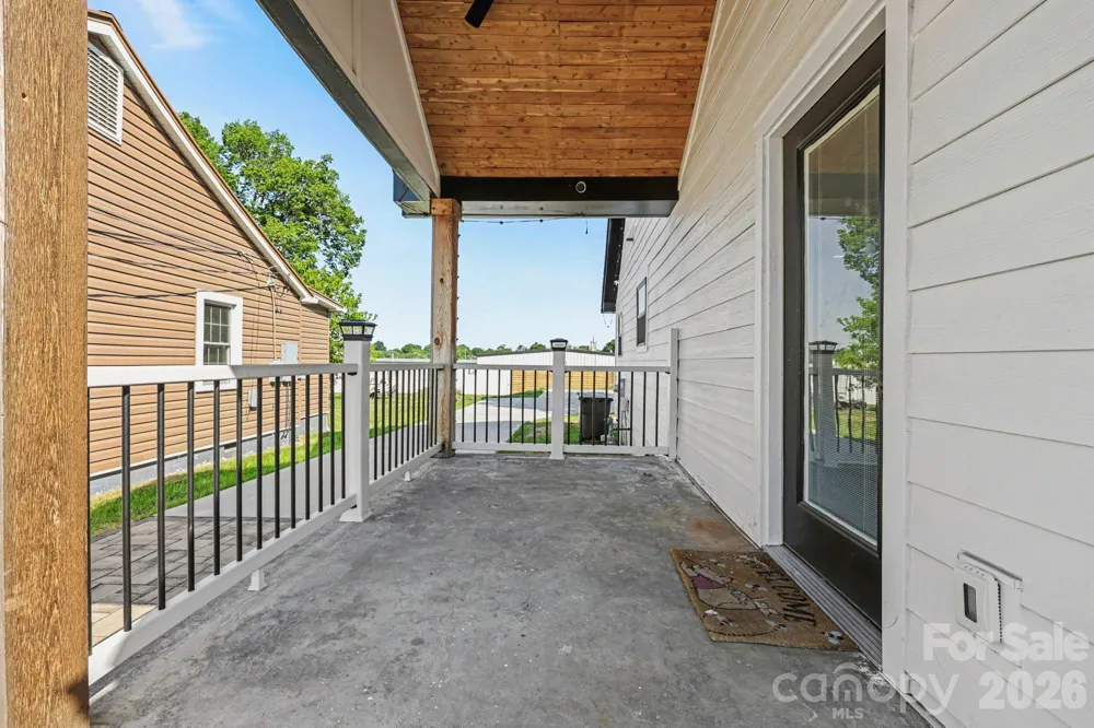 6 E Sunrise Avenue Thomasville, NC 27360