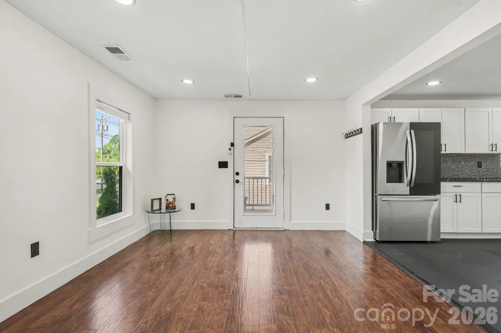 6 E Sunrise Avenue Thomasville, NC 27360