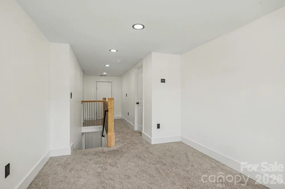 6 E Sunrise Avenue Thomasville, NC 27360