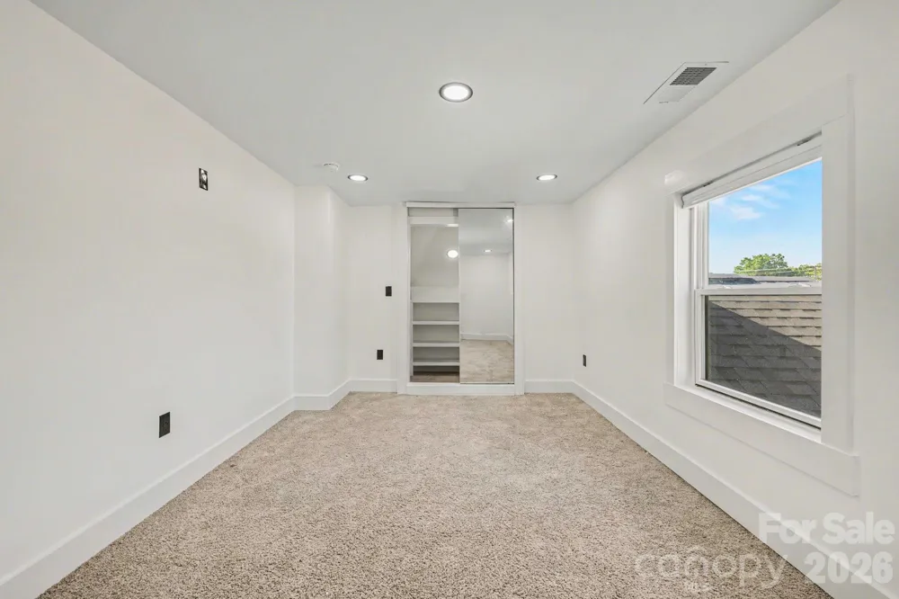 6 E Sunrise Avenue Thomasville, NC 27360