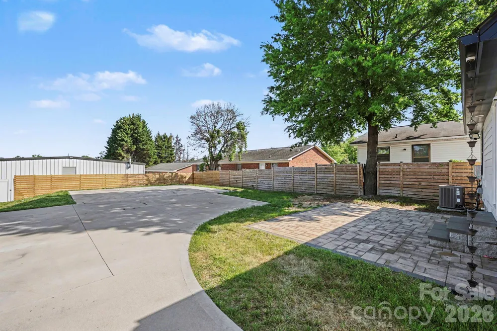 6 E Sunrise Avenue Thomasville, NC 27360