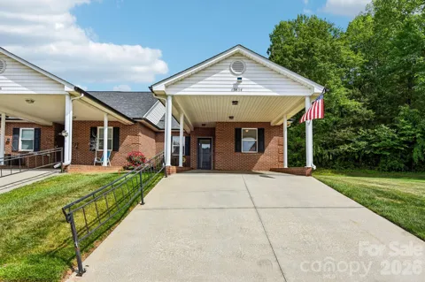 3854 Azalea Trail