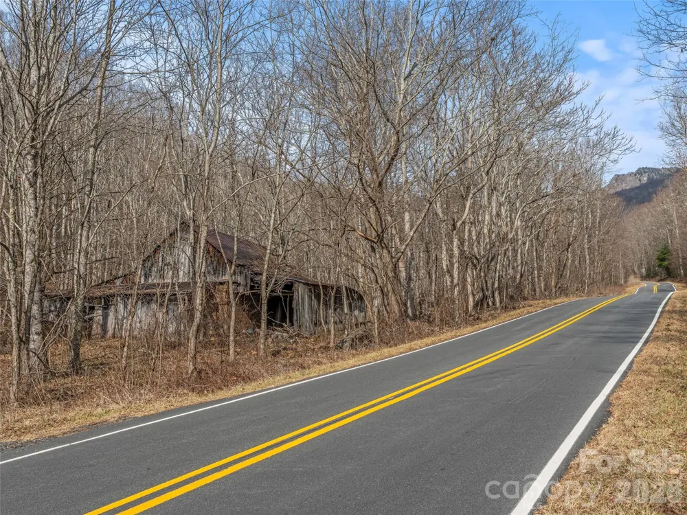 625 Cook Town Road Bakersville, NC 28705