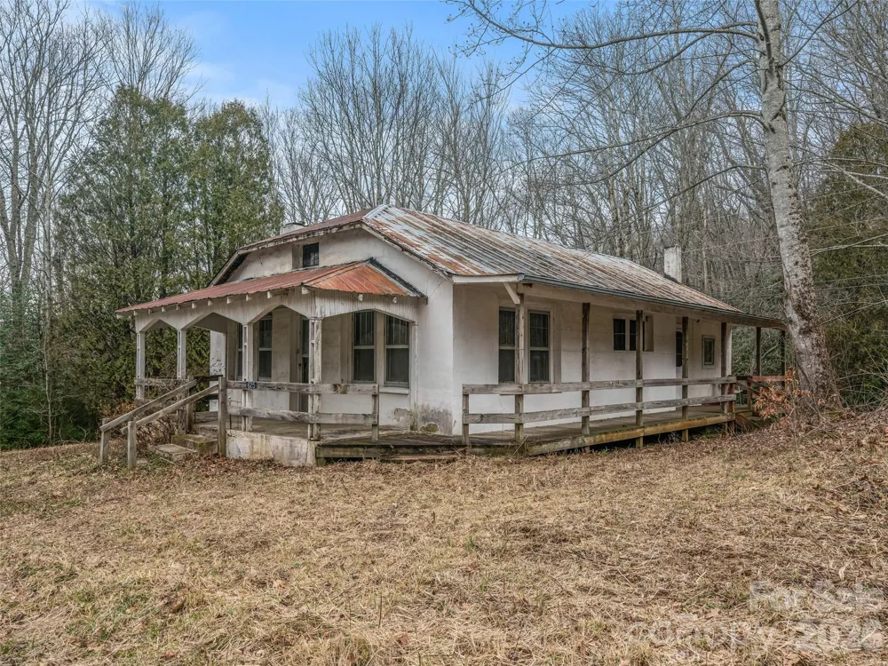 625 Cook Town Road Bakersville, NC 28705