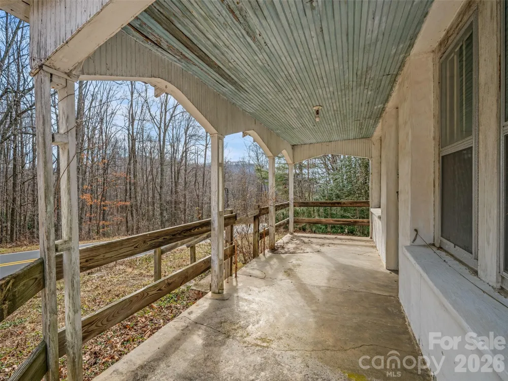 625 Cook Town Road Bakersville, NC 28705