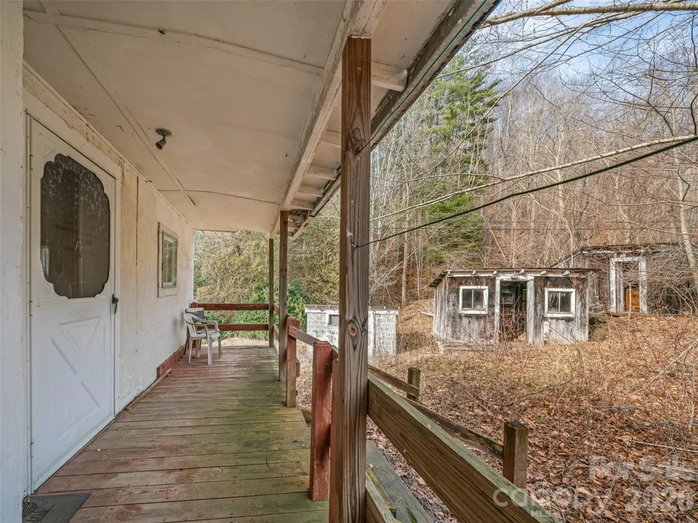 625 Cook Town Road Bakersville, NC 28705