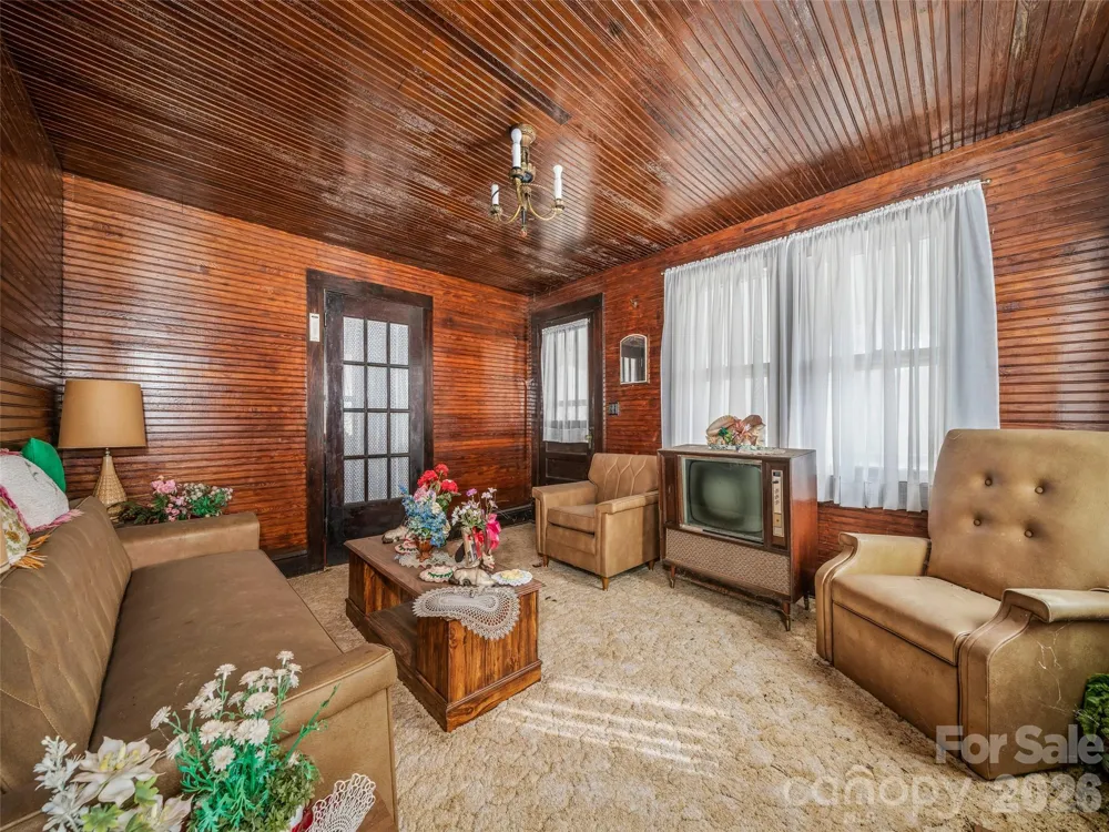 625 Cook Town Road Bakersville, NC 28705