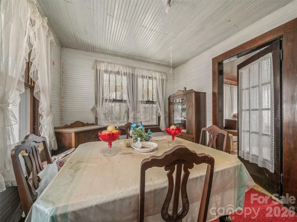 625 Cook Town Road Bakersville, NC 28705