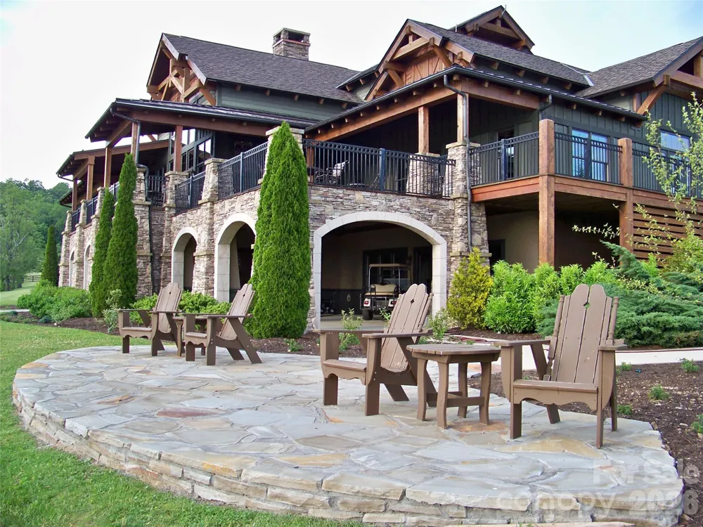 4642 Bearwallow Mountain Road #115 Hendersonville, NC 28792