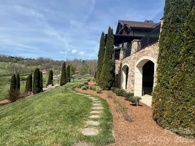 4642 Bearwallow Mountain Road #115 Hendersonville, NC 28792