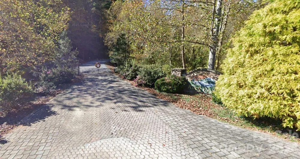 100 Black Bear Ridge Trail Zirconia, NC 28790