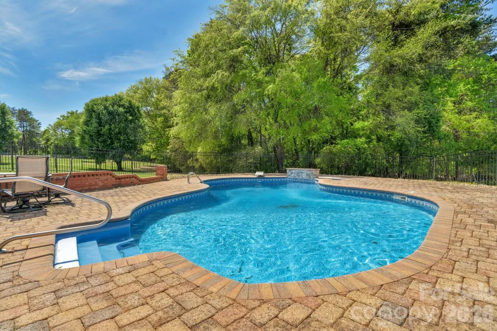 8698 Rocky River Road Harrisburg, NC 28075