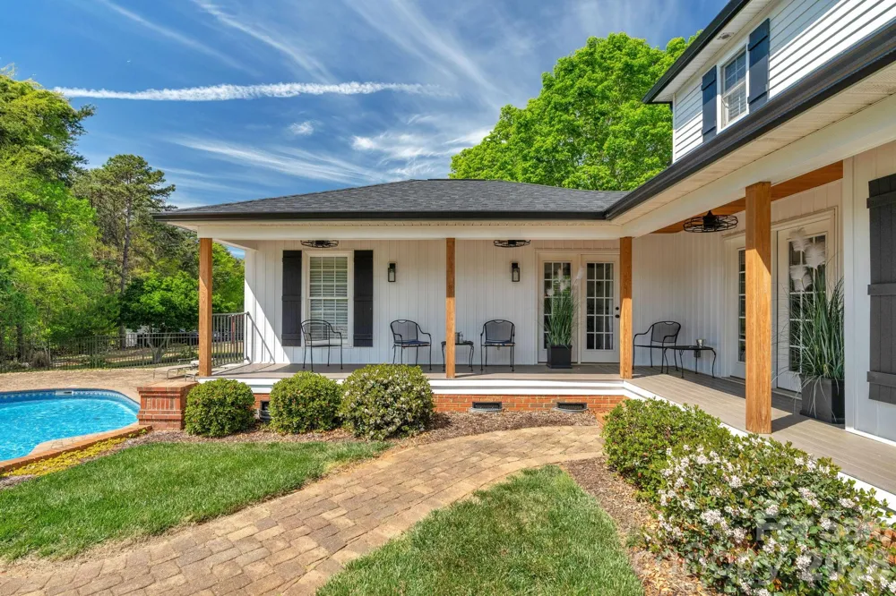 8698 Rocky River Road Harrisburg, NC 28075