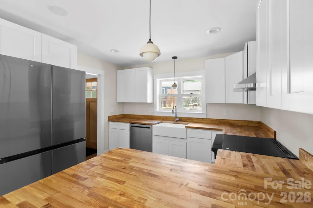 25 Fireside Drive Asheville, NC 28806