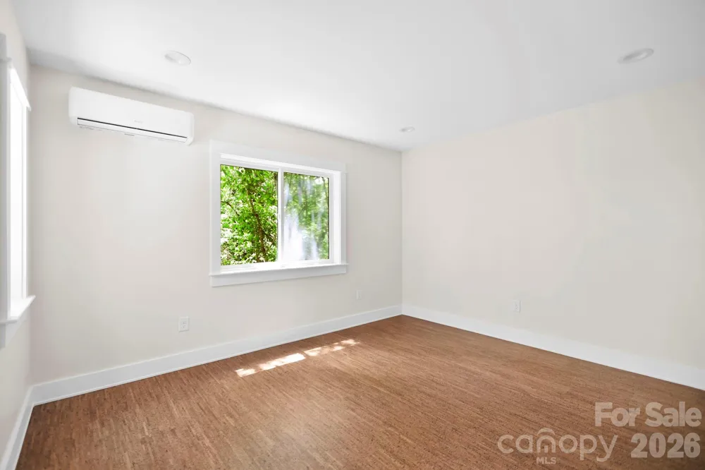 25 Fireside Drive Asheville, NC 28806