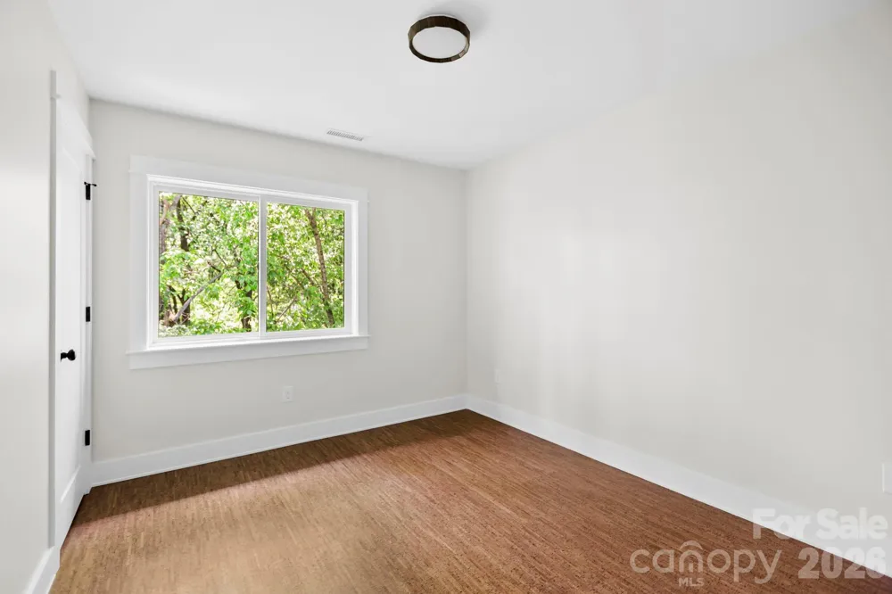 25 Fireside Drive Asheville, NC 28806