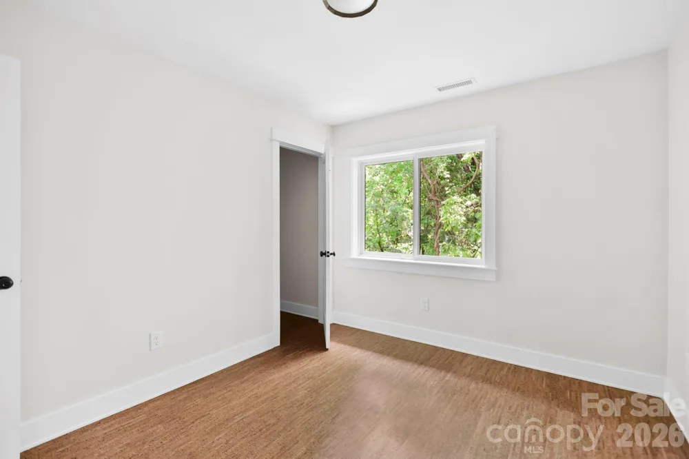 25 Fireside Drive Asheville, NC 28806