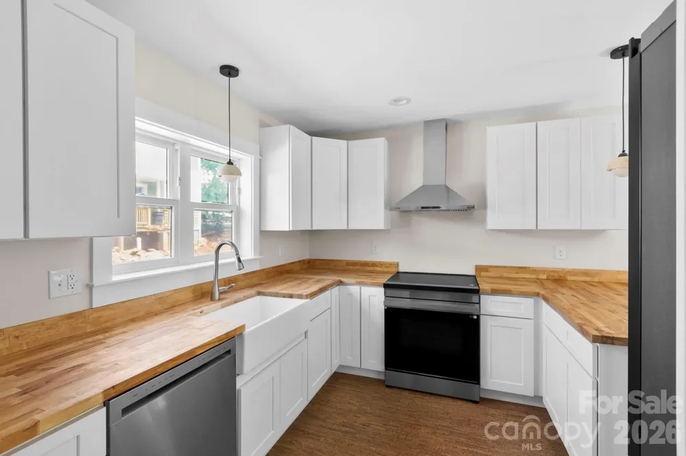 25 Fireside Drive Asheville, NC 28806