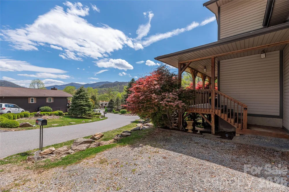 129 Valley Creek Drive Maggie Valley, NC 28751