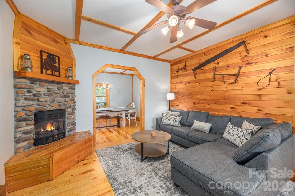 129 Valley Creek Drive Maggie Valley, NC 28751