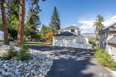 4124 Lakeview Place