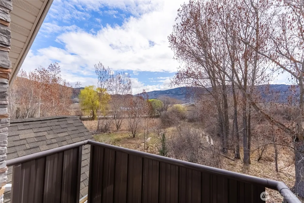 24 Sandalia Court Oroville, WA 98844