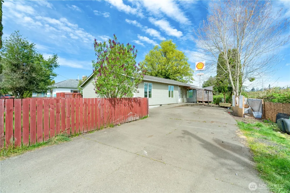 320 S 4th Street Elma, WA 98541