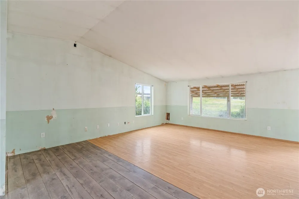 320 S 4th Street Elma, WA 98541