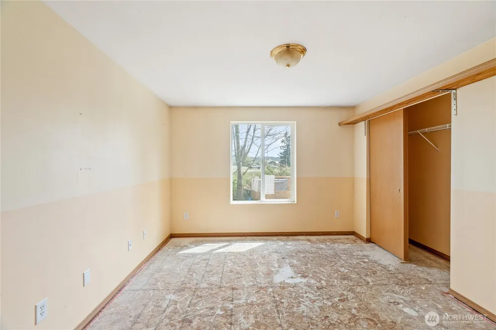 320 S 4th Street Elma, WA 98541