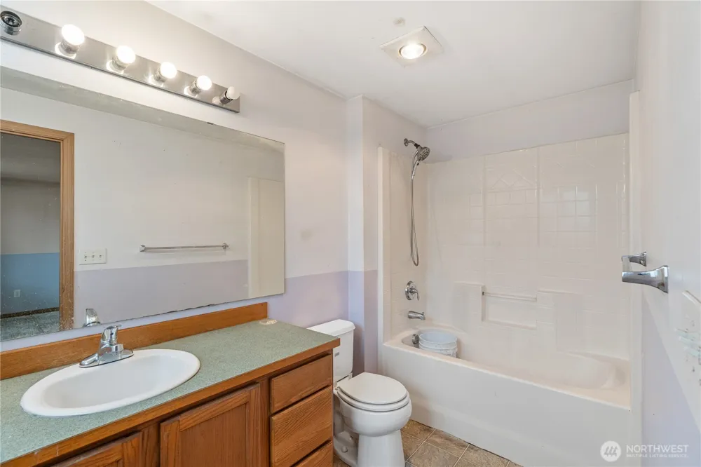 320 S 4th Street Elma, WA 98541