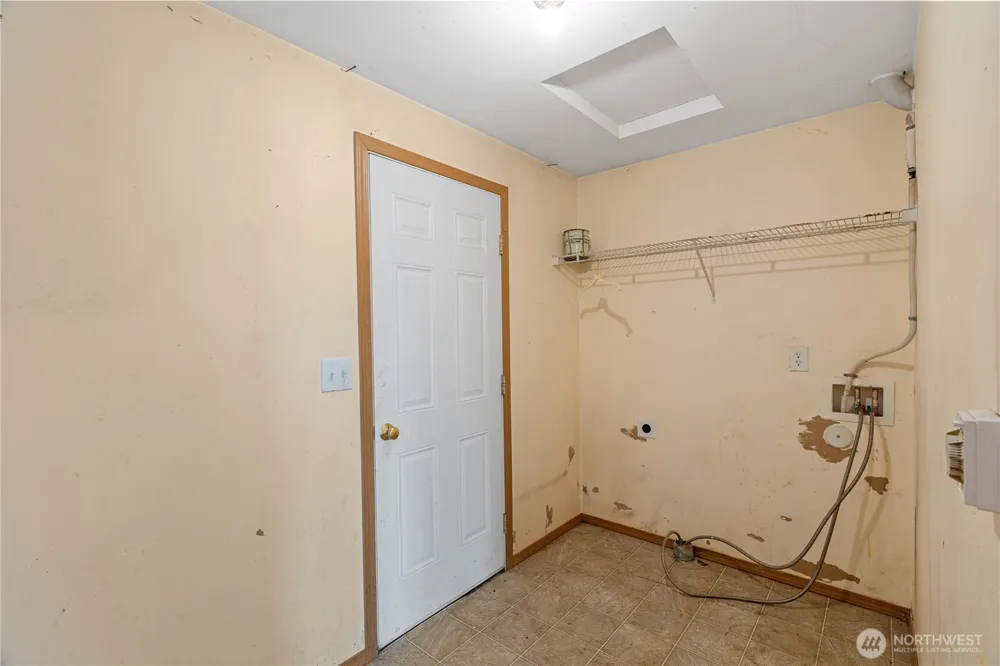 320 S 4th Street Elma, WA 98541