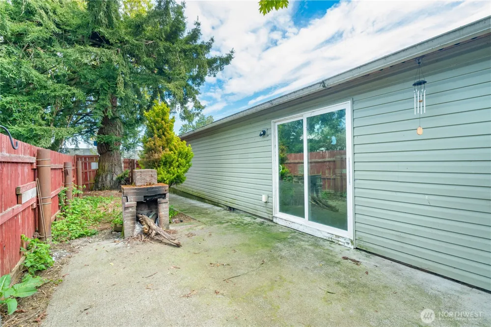 320 S 4th Street Elma, WA 98541