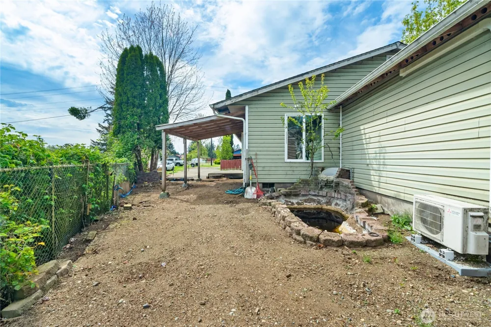 320 S 4th Street Elma, WA 98541