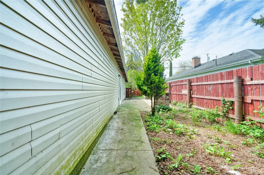 320 S 4th Street Elma, WA 98541